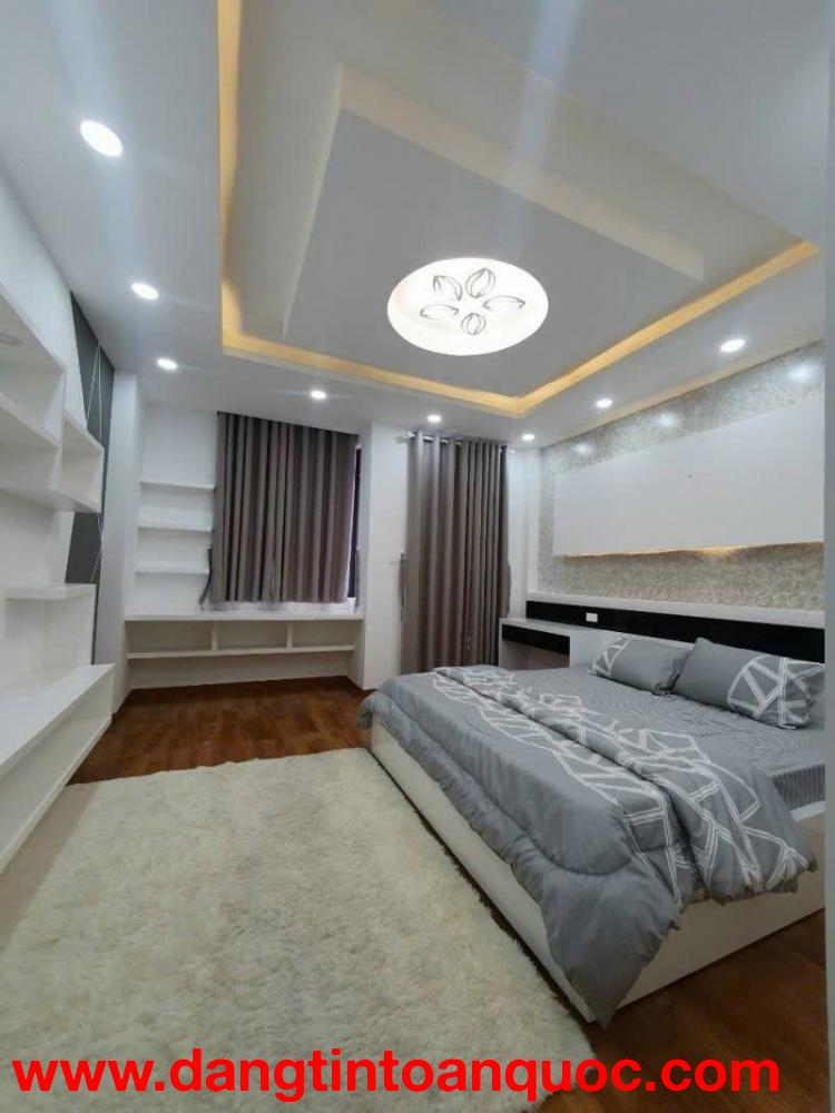 Bán nhà mặt tiền 5L Nguyễn Văn Công 86m2 ngang 4.3m KD căn hộ TN 50tr gần sân bay 15.6 tỷ