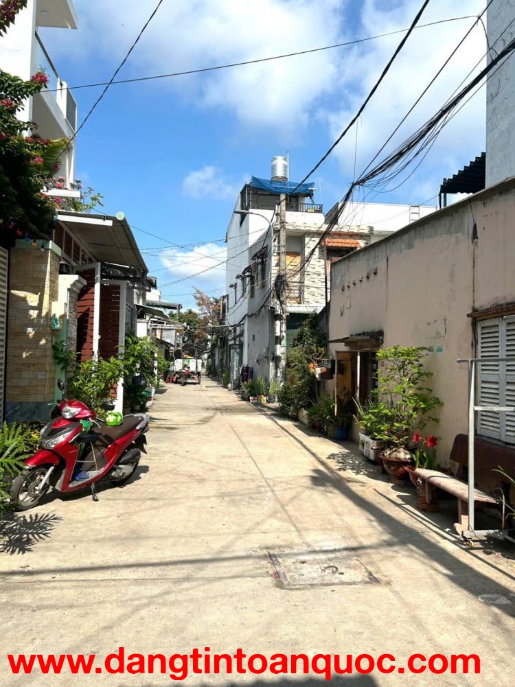 NHÀ ĐẸP – GIÁ TỐT – CHÍNH CHỦ CẦN BÁN NHÀ tại Tổ 3, ấp Hưng Lân, xã Bà Điểm, huyện Hóc Môn, TP.HCM