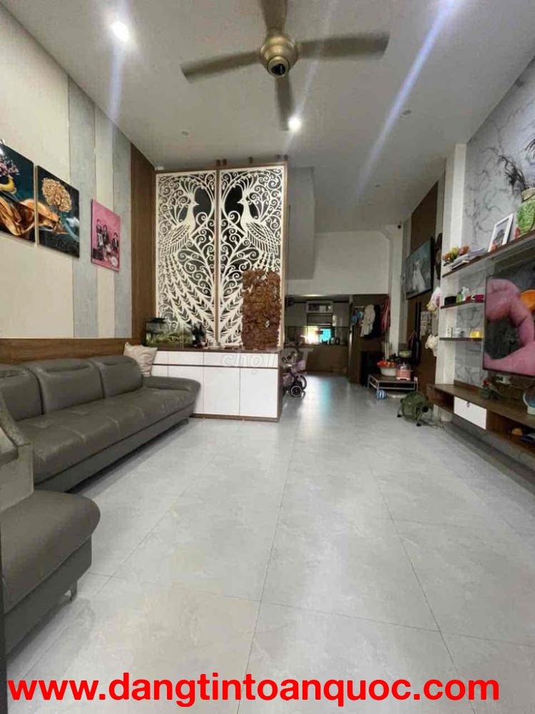 Chính chủ cần bán nhà 57,9m2 x 3 tầng có 4 phòng ngủ tại Đại Thành, Quốc Oai