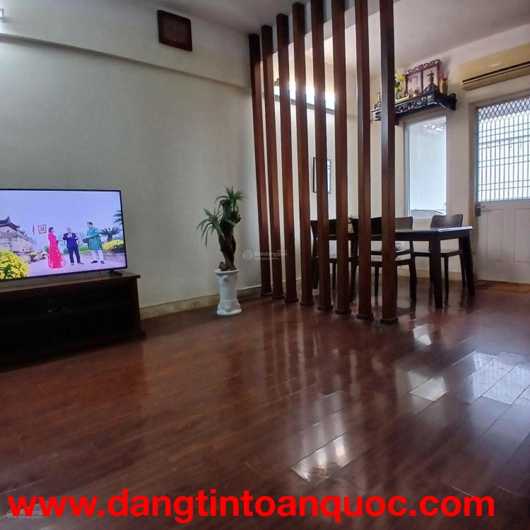 Chính chủ bán Chung cư căn góc 76 M2 - Nôi thất gồm 3 điêu hòa, Quạt, Máy giặt - KĐT Việt Hưng