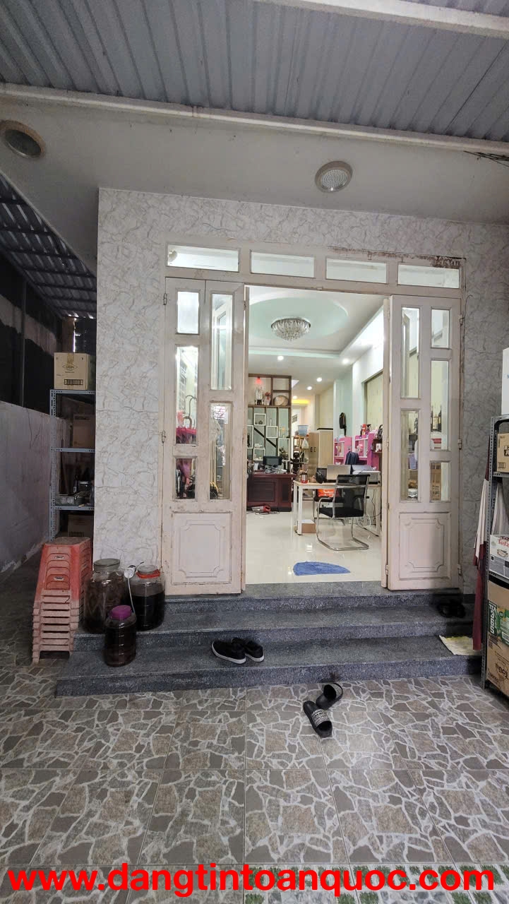 BÁN NHÀ HẺM XE HƠI PHƯỜNG 11 , BÌNH THẠNH  – KHÔNG GIAN YÊN TĨNH ,CÓ SÂN VƯỜN