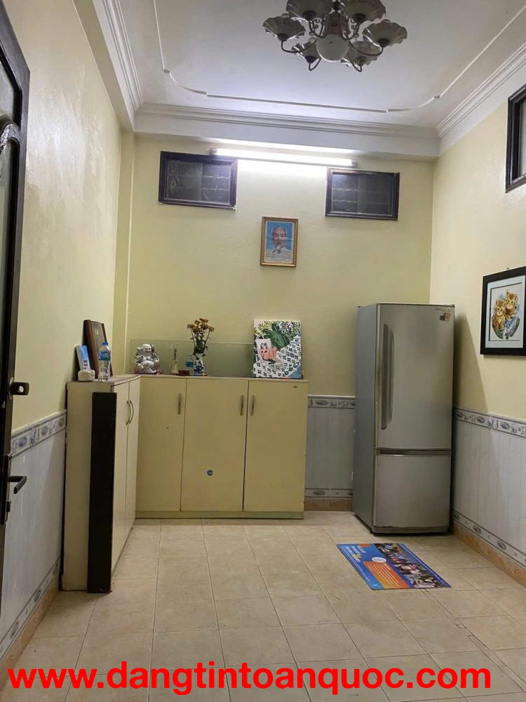 Cần cho thuê nhà ngõ Chợ Khâm Thiên 22 m2*4 tầng-Giá 7,5 triệu/th