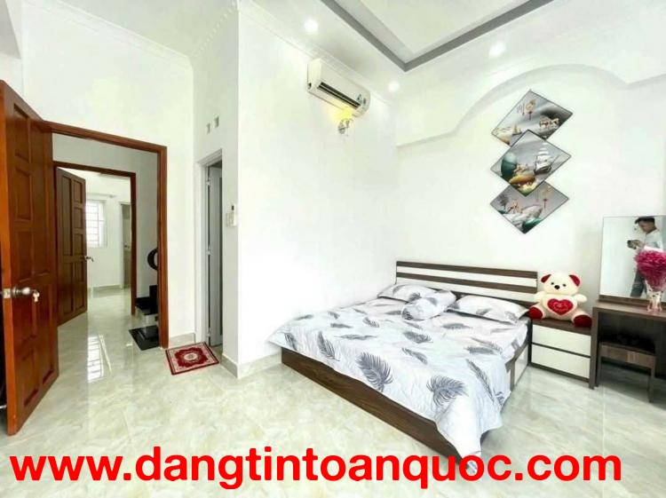 NHÀ DẸP 3 TẦNG NGAY NHÀ BÈ HUỲNH TẤN PHÁT CHỈ 6 TỶ