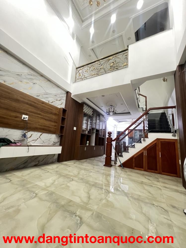 Bán nhà 4 tầng mặt phố Đường số 5 Linh Xuân Thủ Đức - View Phạm Văn Đồng - 10.2 Tỷ