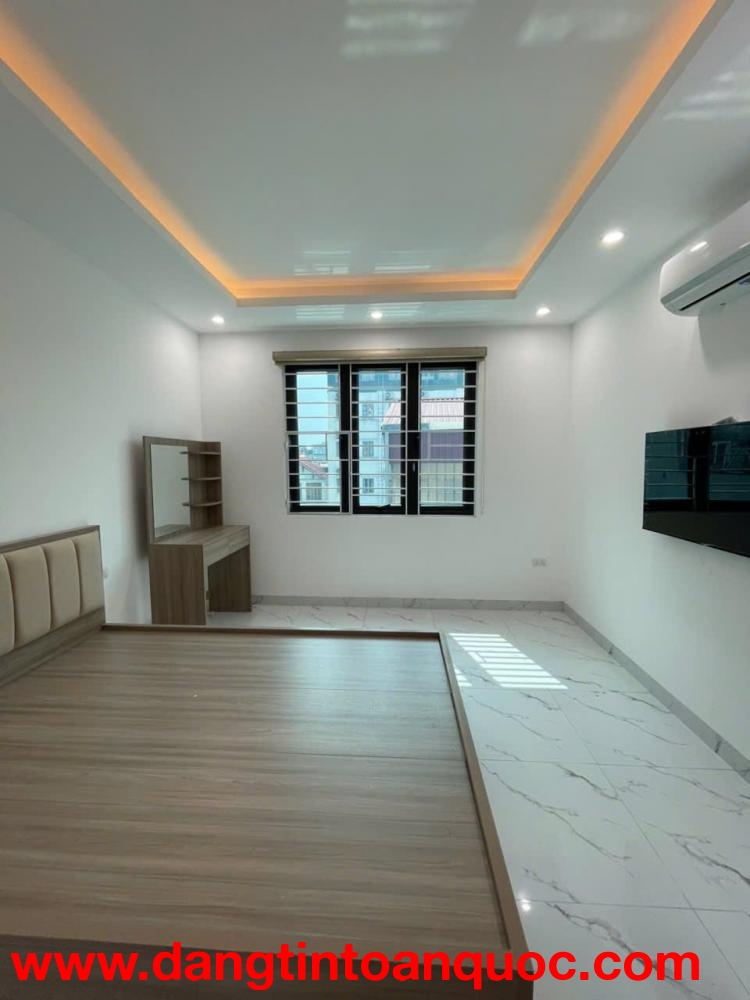 NHÀ DÒNG TIỀN MỚI KÍNH KOONG 5 TẦNG THANG MÁY PHỐ LẠC LONG QUÂN 50M CHỈ 12,5 TỶ