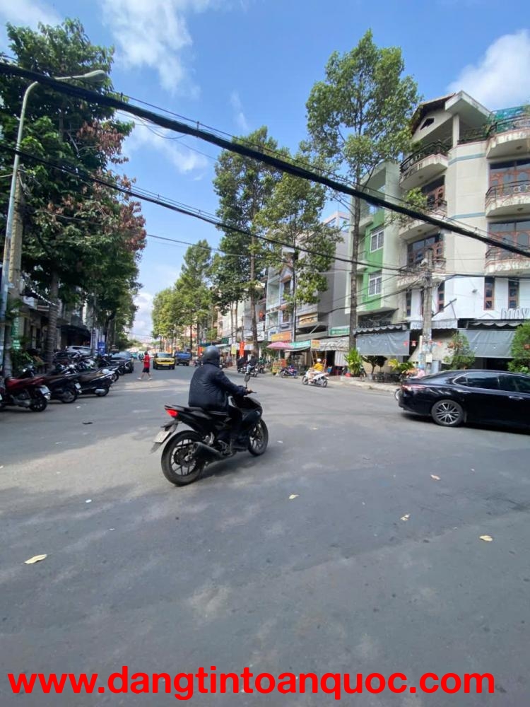 Bán đất tặng nhà Ung Văn Khiêm, Bình Thạnh, 150m2, HXH 15m, xây cao, giá 20 tỷ