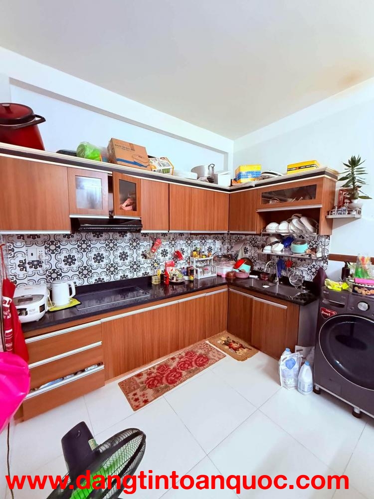 NHÀ ĐẸP TÂN PHÚ 5 TẦNG NGAY TRUNG TÂM CHỈ 9 TỶ