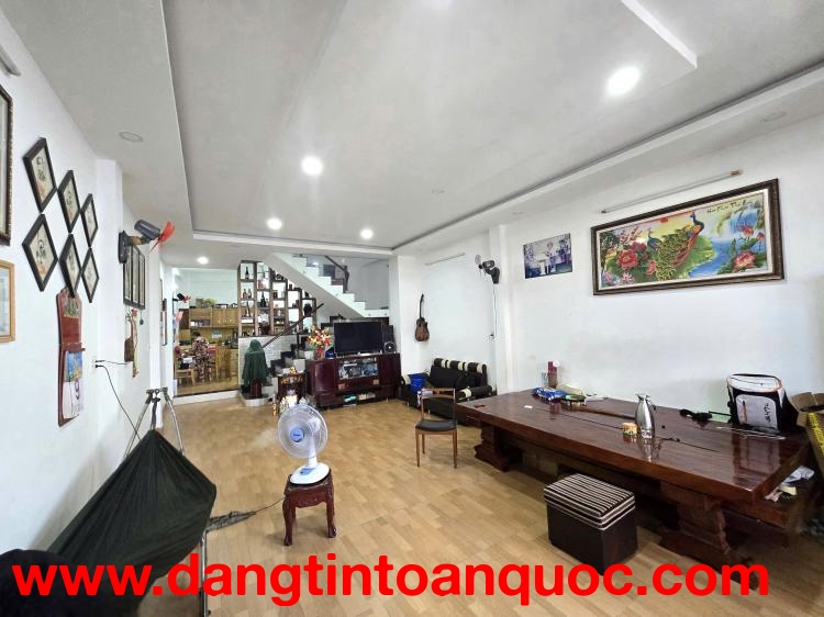 Nhà Đẹp Linh Trung – 91m² (5.1x17) – 3 Tầng BTCT – chỉ 6.5 t ỷ  Gần Đại Học, Dễ Ở Kết Hợp Cho Thuê