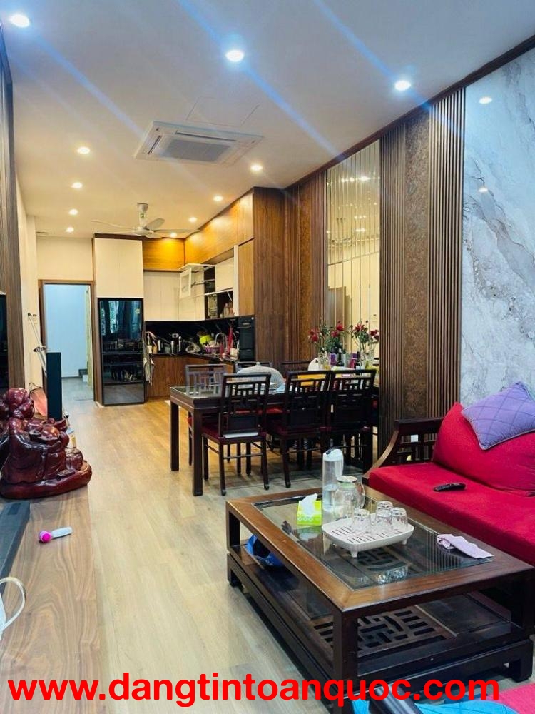 Bán nhà 6 tầng phố Liễu Giai, Ba Đình, dân xây, gần phố, dân trí cao, 35m, 10.5 tỷ