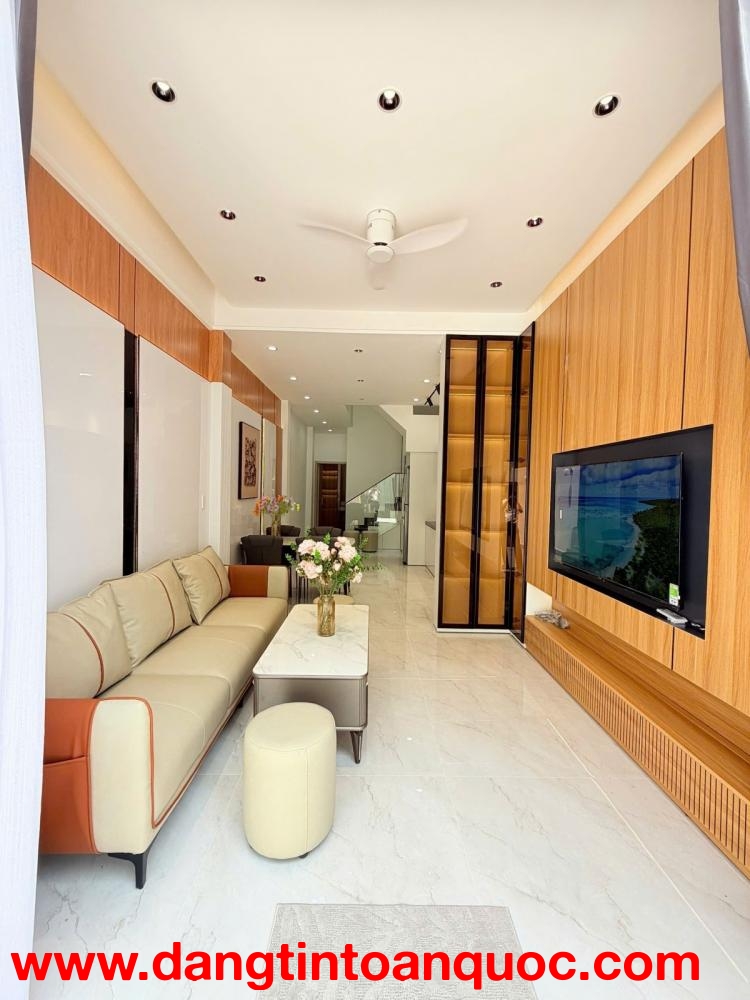 Nhà 3 tầng Nguyễn Đình Tựu, 70m2, kiệt ô tô, full nội thất, giá 5.5 tỷ