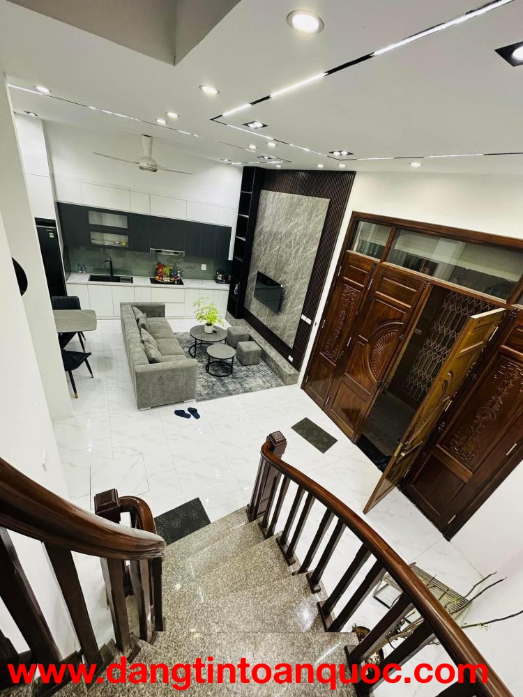 CHỈ 5.6 TỶ CÓ NHÀ LÔ GÓC PHÚC LỢI - 4 TẦNG Ở NGAY - SÁT VINHOMES RIVERSIDE