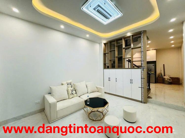 BÁN NHÀ KHƯƠNG TRUNG – THANH XUÂN  40m² – 6 TẦNG – 9.X TỶ