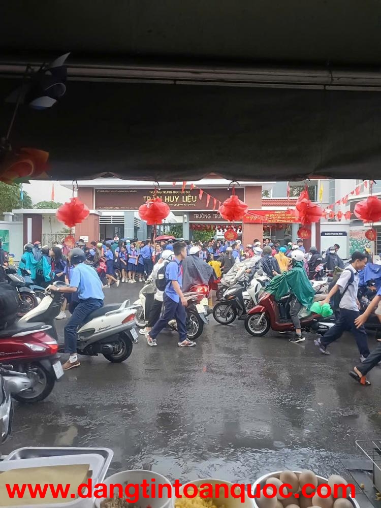 SANG NHƯỢNG QUÁN CHÁO, MÌ, NUI XÀO NGAY CỔNG TRƯỜNG ĐẠI HỌC - QUẬN PHÚ NHUẬN, HCM