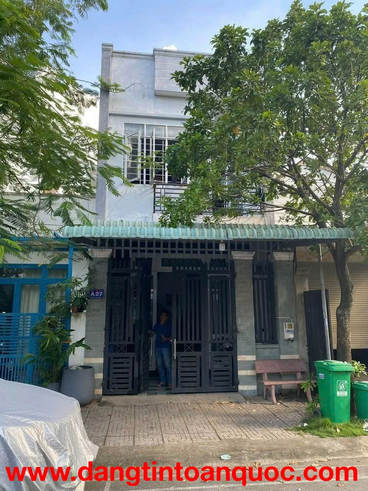 Cần bán gấp nhà 2 tầng cư xá A42, đường Lương Văn Nho, gần trường cấp 1,2 Tân Phong A và B, gần chợ