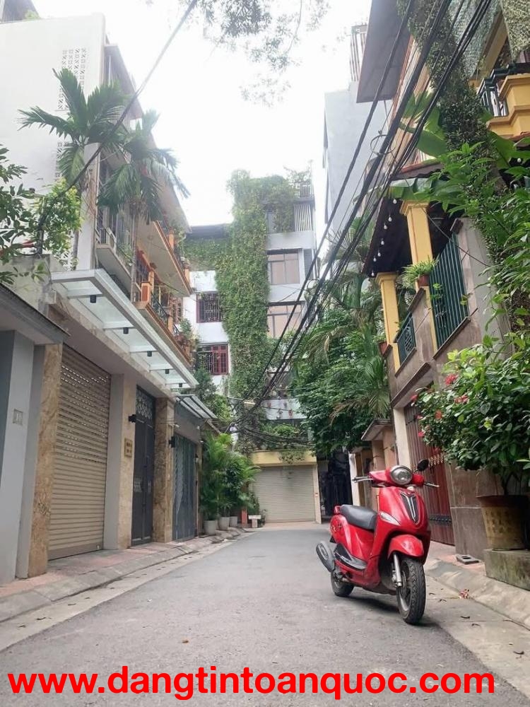 Bán nhà khu phân lô phố Văn Cao, Ba Đình, dân xây, thoáng trước sau, 33m, 5 tầng, 10 tỷ