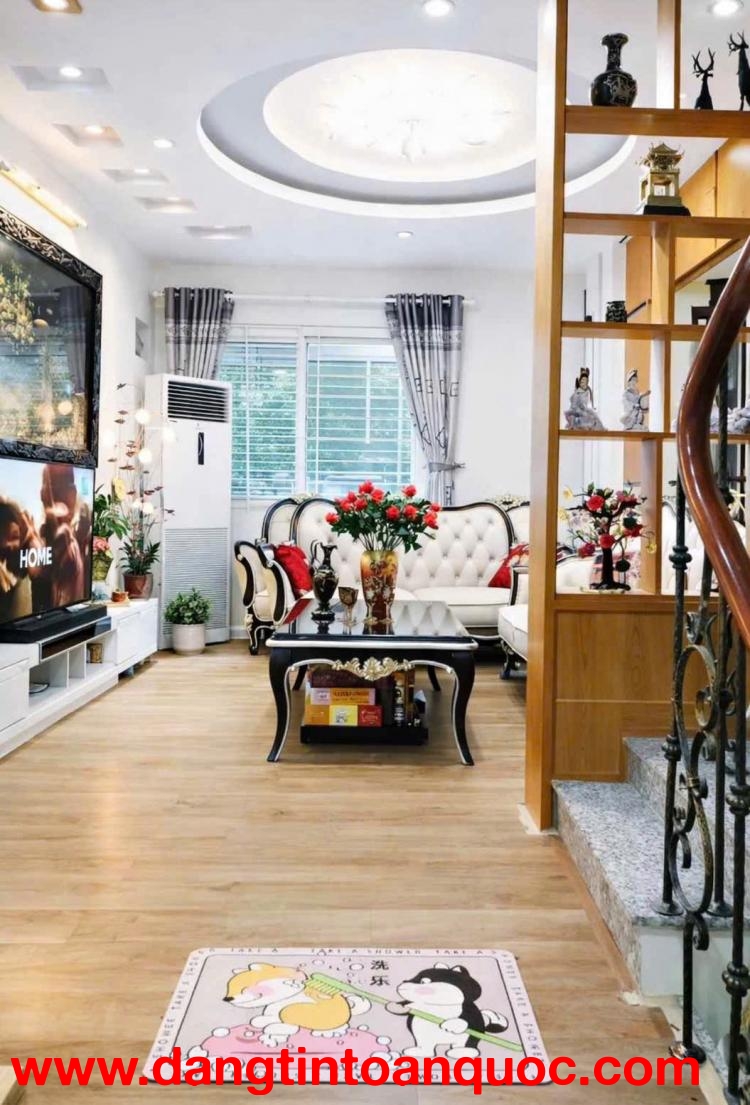 NGÕ HÒA BÌNH – DIỆN TÍCH 41M – NHÀ 3T – MT 4M – SÂN RỘNG – GIÁ CHỈ – 8.5 TỶ