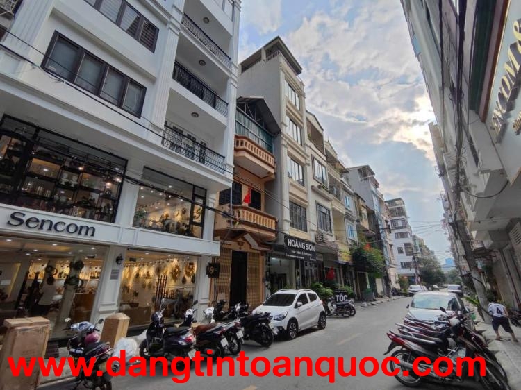 Cần bán gấp nhà 2 tầng mặt phố Trần Đăng Ninh - Phường Quang Trung - Hà Đồng