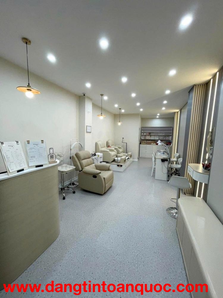Sang nhượng tiệm nail, mi mặt phố Hàng Chuối, P. Phạm Đình Hổ, Q.Hai Bà Trưng, Hà Nội