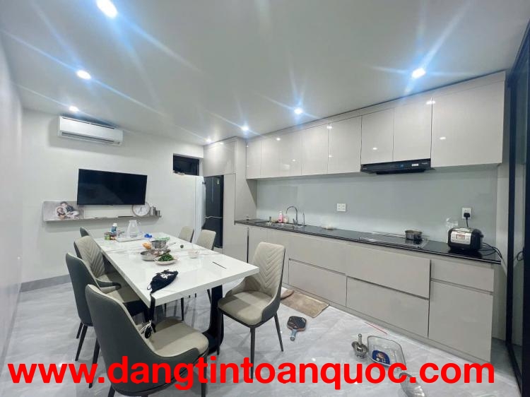 ????????Nhà mặt đường Vũ Chí Thắng - 50m 3 tầng -  gần Trần Nguyên Hãn