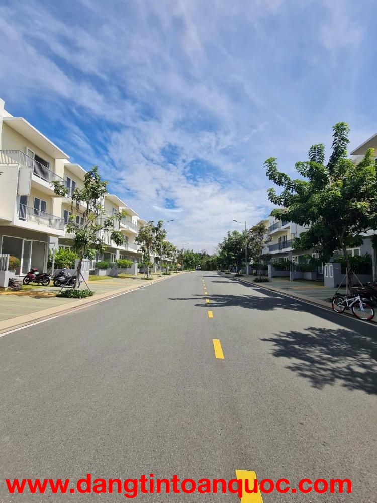 Bán căn nhà liền kề KDC Dragon Village, Phú Long, phường Phú Hữu, Q9, DT 90m2, xây 3 tầng, giá bán 8