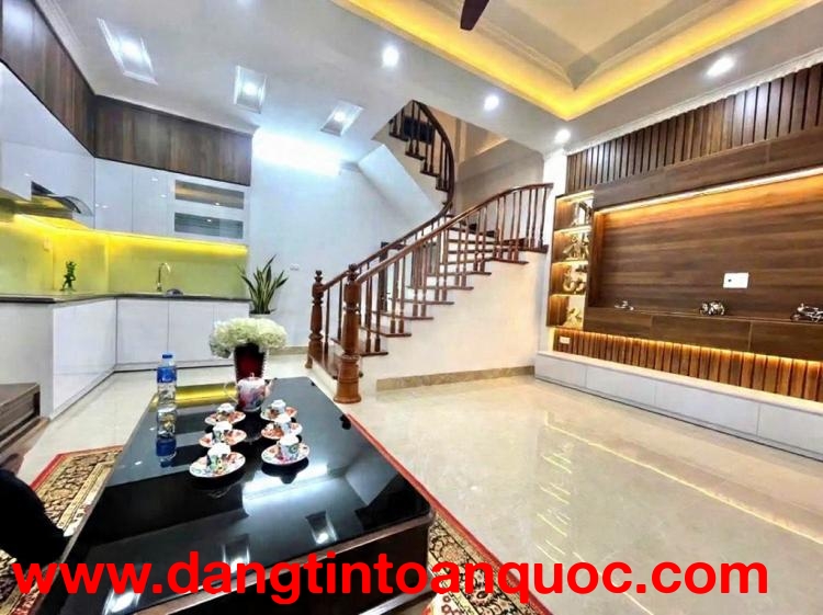 phan kế bính 35m x5 tầng x MT 5m7 giá 10,8 tỷ nhà đẹp,full nội thất