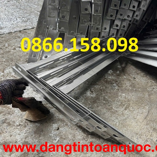 Đặt mua eke đỡ đuôi nóng điều hòa số lượng lớn giá tận xưởng