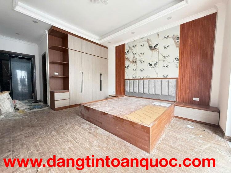 Bán nhà Cổ Linh 46m 6 tầng MT5.1m thang máy phân lô lô góc ô tô tránh hơn 15 tỷ