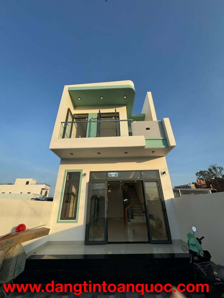 Bán nhà xây mới kiên cố 1 trệt 1 lầu, phong cách hiện đại, nhà mới 100% dọn vào ở ngay