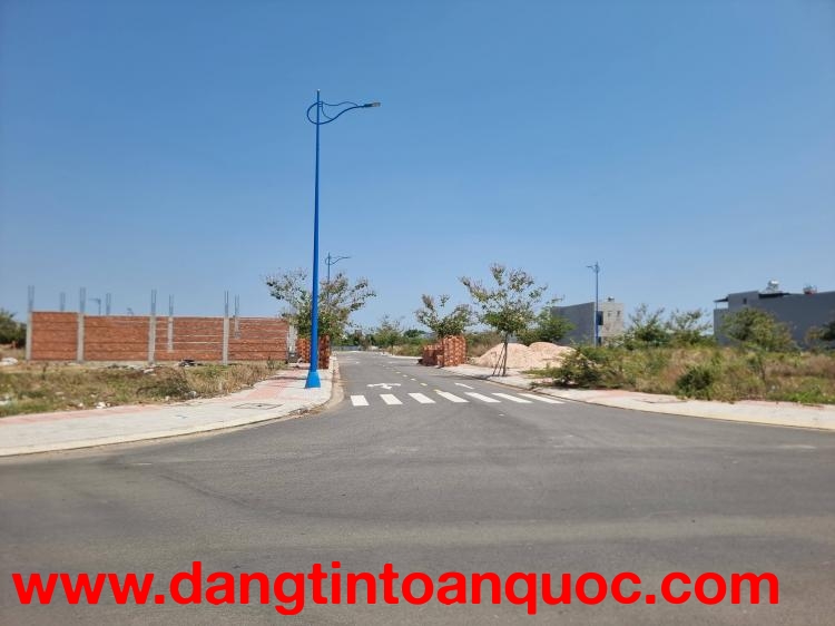 ĐẤT GÓC 2 MẶT TIỀN – TRỤC CHÍNH 26M – KHU TĐC HÒA LONG