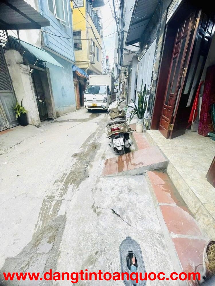 Bán Nhà Tân Mai 44m2.  5 tầng. mặt tiền 3.5m. giá 12.8 tỷ Hoàng Mai Hà Nội