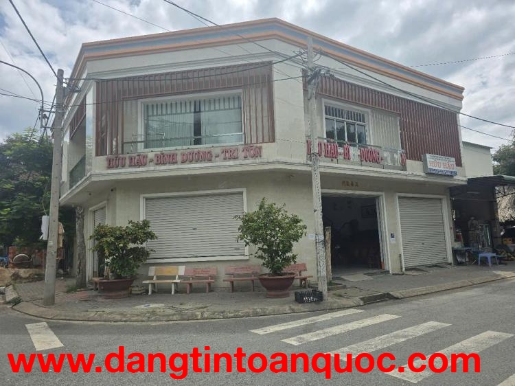 CHUYỂN NHƯỢNG HỆ SINH THÁI VẬN TẢI & CÂY XĂNG Cây xăng dt 25000m2 và trạm điều hành bd gần 200m2