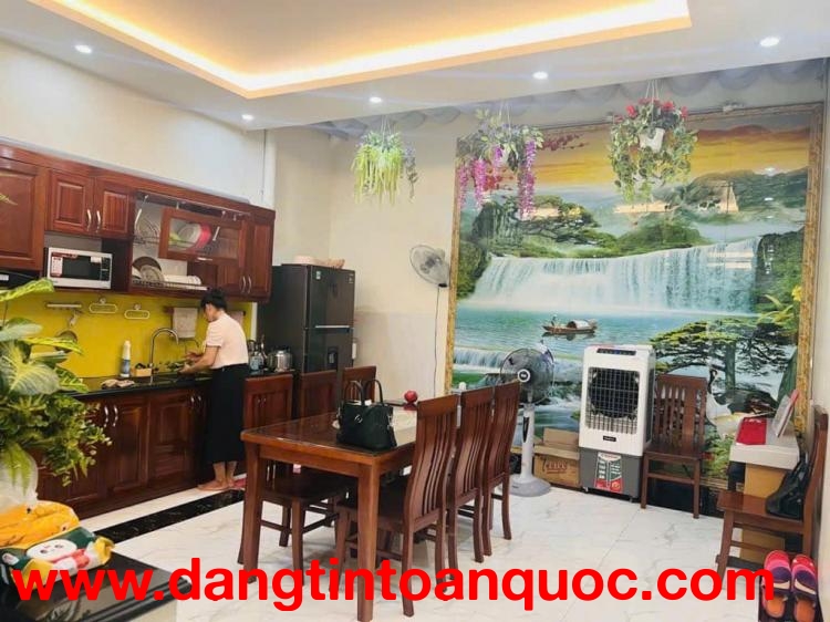 BÁN NHÀ HÀO NAM 36M 5 TẦNG MẶT TIỀN 4M 10.5 TỶ