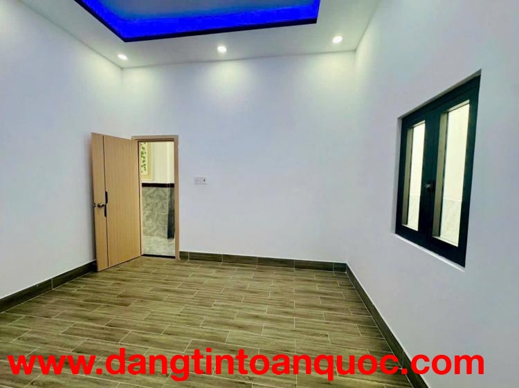 Bán Nhanh Căn nhà vị trí trung tâm ngã ba Mỹ Hạnh, Đức Hòa, tỉnh Long An.