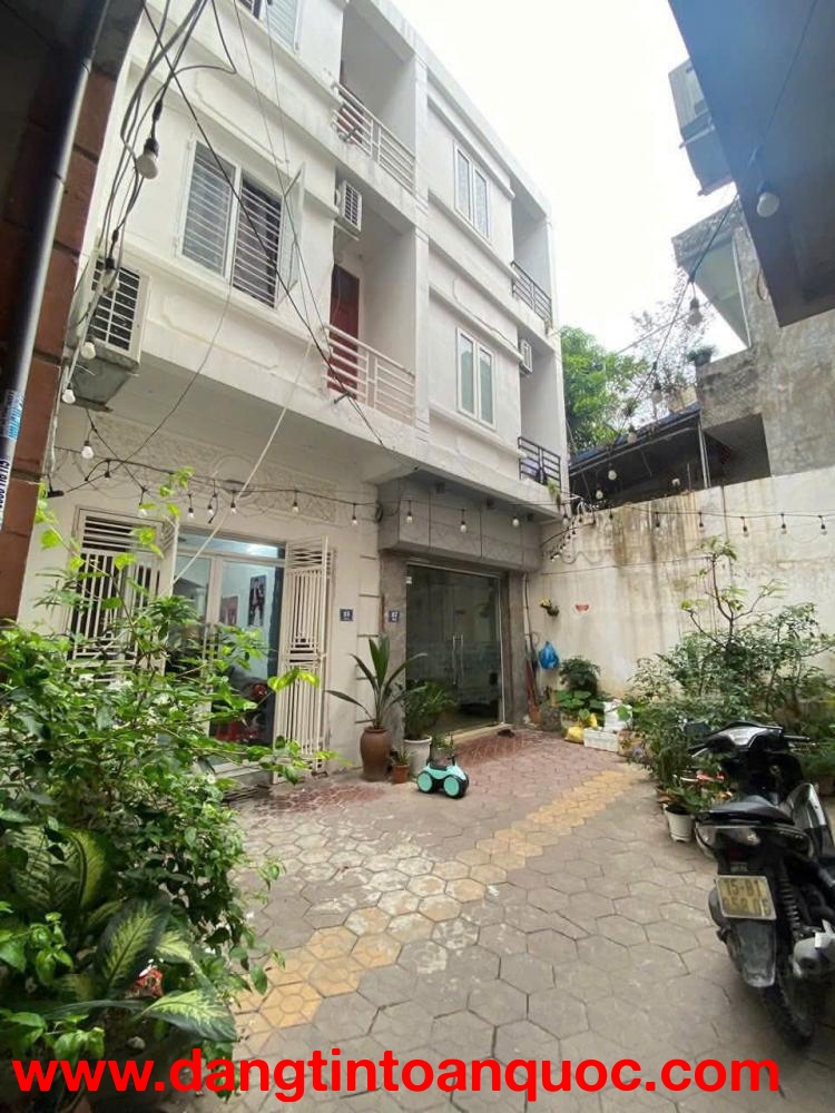 ????????Nhà ngõ 302 Văn Cao - 47m 3 tầng - thông 263 Lạch Tray