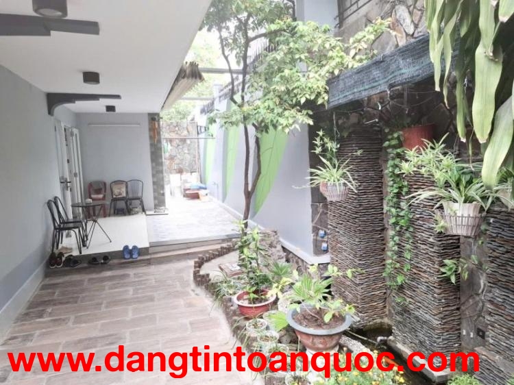 Bán biệt thự sân vườn đường só 38, Phường Hiệp Bình Chánh, Thủ Đức, TP HCM DT 170m2, 3 tầng. Giá 15.