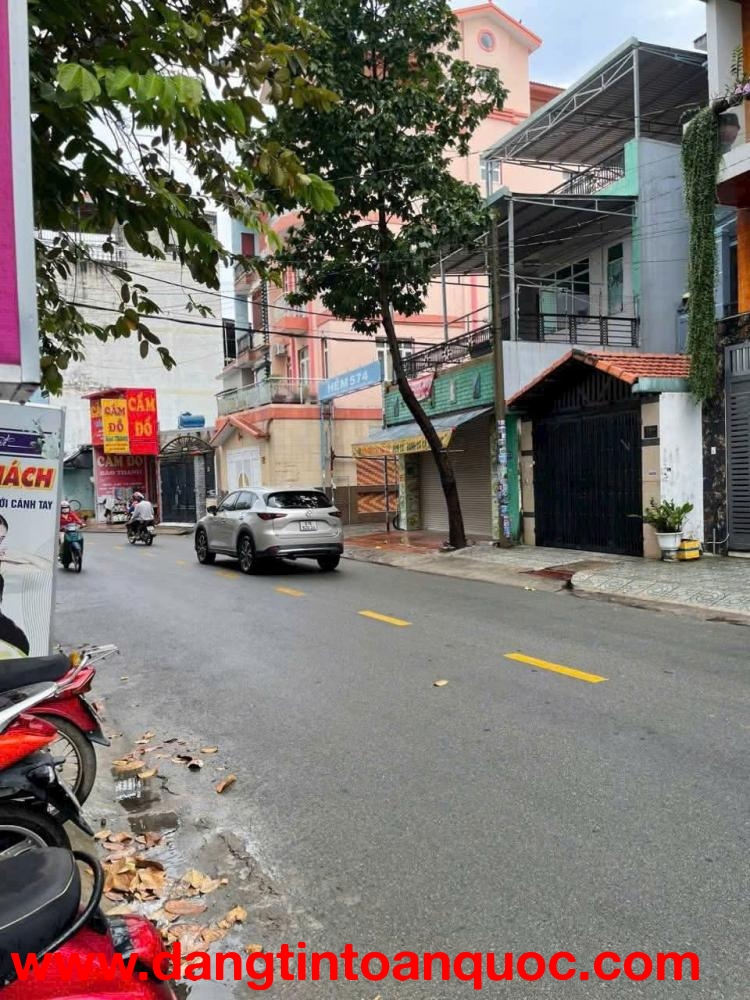 CẶP NHÀ PHỐ 4 TẦNG MẶT TIỀN CHỢ HUỲNH THỊ HAI – 2SHR – DÒNG TIỀN ỔN ĐỊNH