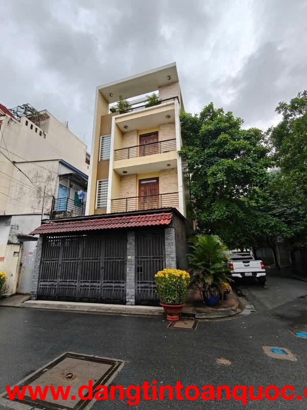 võ chí công DT 25m giá 7,9 tỷ nhà mới full nội thất,ngõ thông,30m ra phố