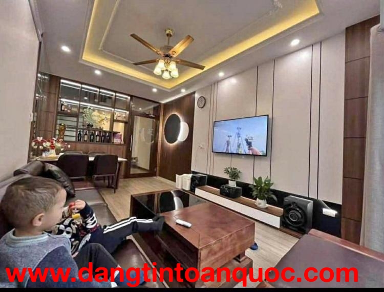 ĐẶNG VĂN NGỮ – DIỆN TÍCH 56M² – 4 TẦNG – MẶT TIỀN 6M