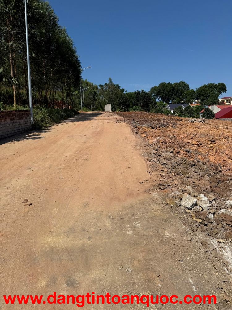 Bán đất Thượng Tùng, Yên Dũng, Bắc Giang. 106m2- Mt 6,3m. đường ô tô. giá 890 triệu