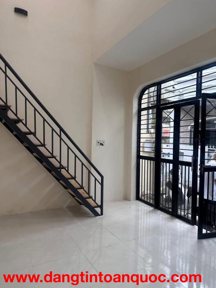 chủ cần bán nhà mới xây hẻm Võ Thị Sáu, gần chung cư PH.