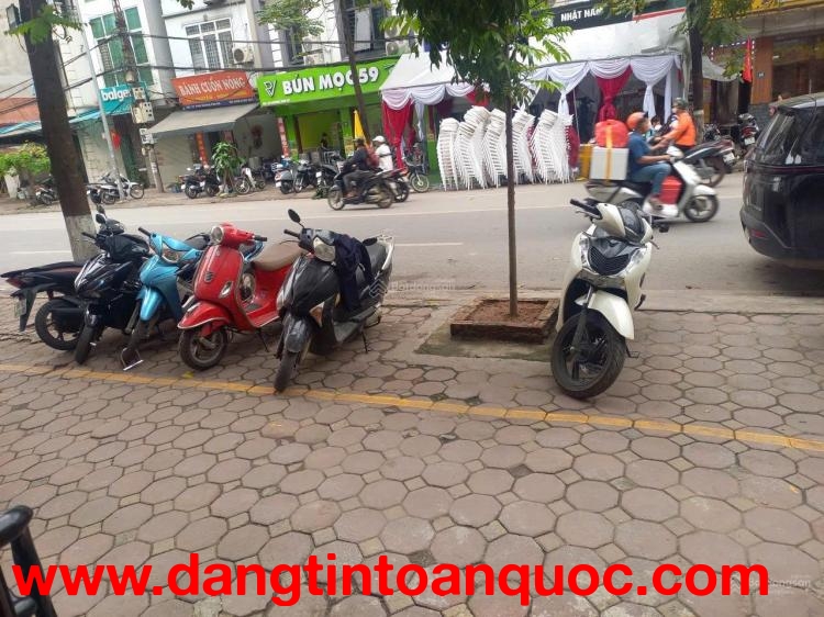 Bán gấp nhà mặt phố dương văn bé 60 m2, mặt tiền rộng 3x tỷ. chính chủ,sổ đầy đủ