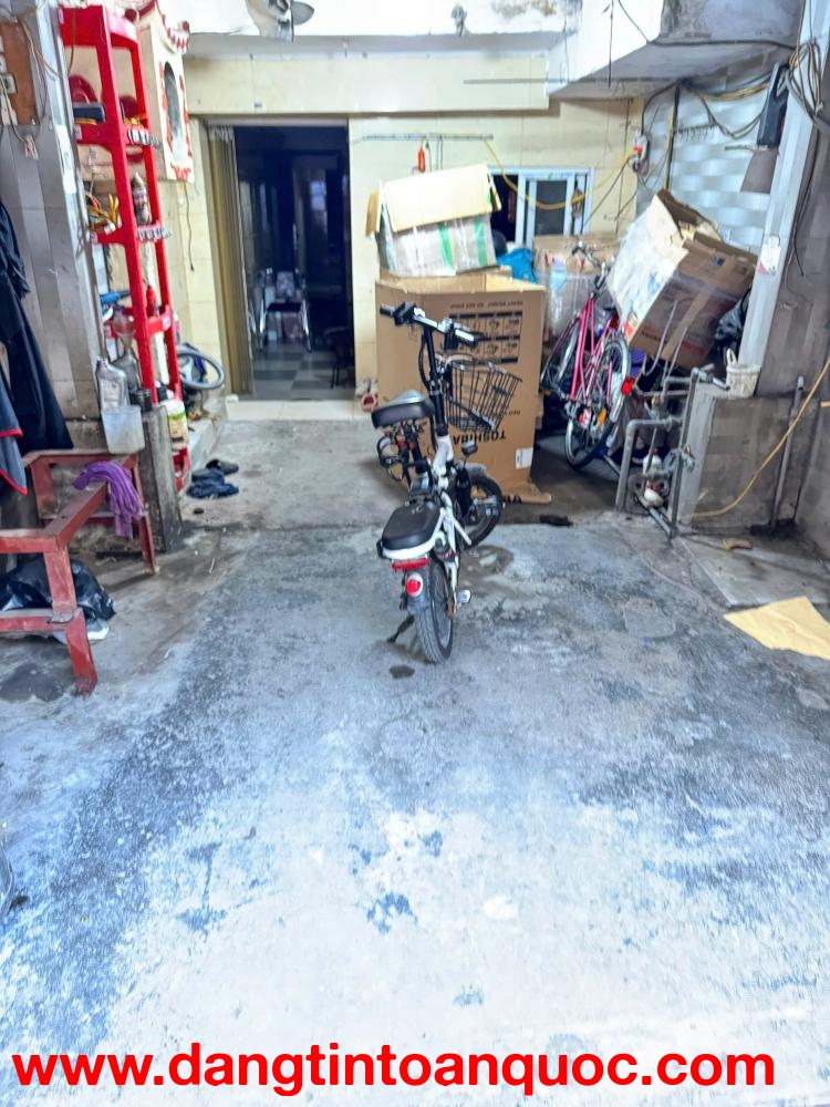 BÁN NHÀ TẬP THỂ VĂN CHƯƠNG – TẦNG 1 – KINH DOANH ĐỈNH – Ô TÔ ĐỖ CỬA