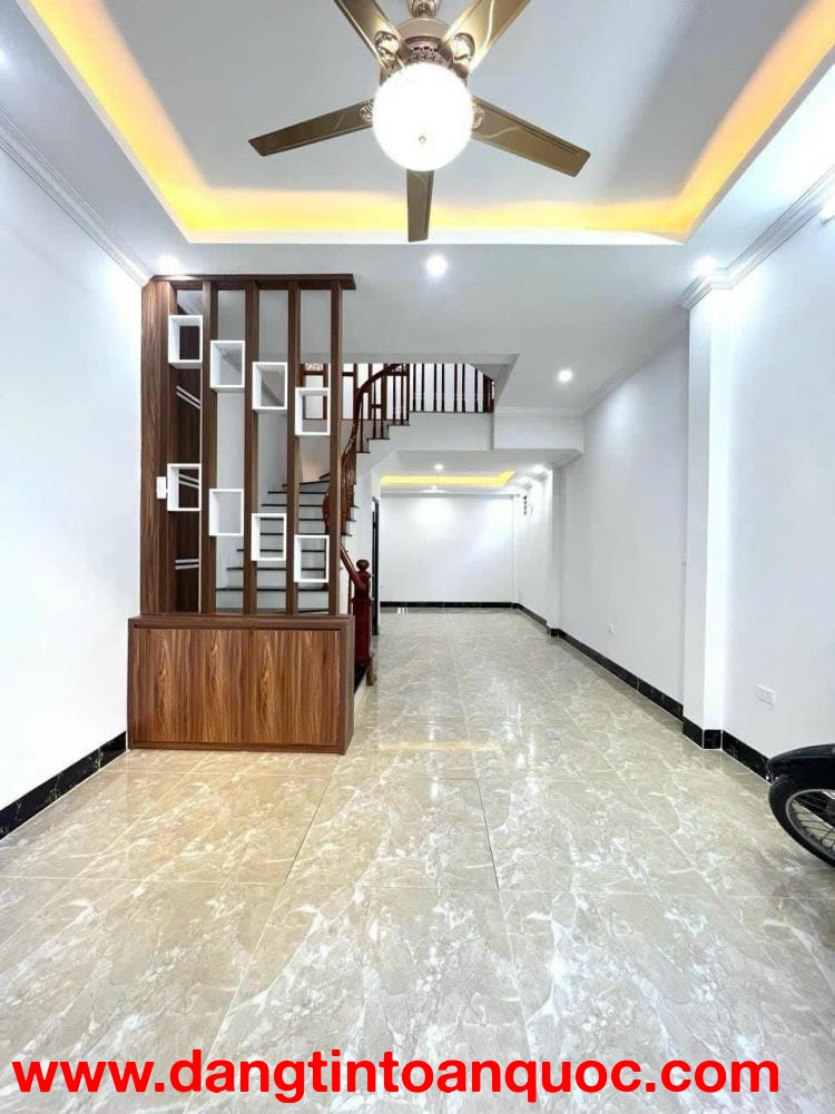 Bán NHÀ PHỐ THẠCH BÀN – NGÕ THÔNG TỨ TUNG – Ô TÔ CHẠY QUA CỬA VÈO VÈO 6.2 TỶ ????????