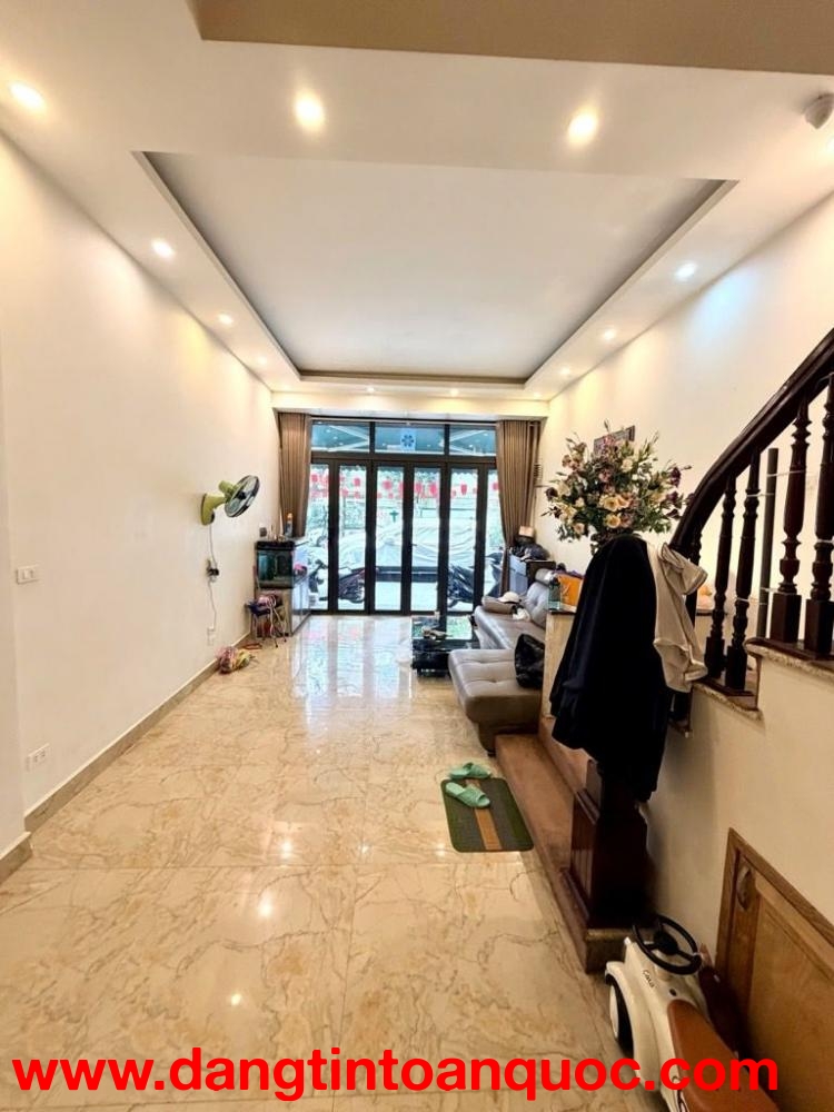 Bán nhà đẹp Hồng Tiến- Sát Phố- Ngõ thông- Dân Xây- Full NT- Ô tô- 2 thoáng 55m 5 tầng 13,x tỷ(TL)