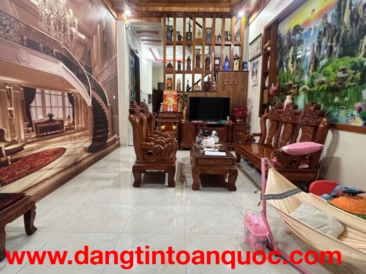 Bán nhà đường số 6, Phường Linh Xuân, Thủ Đức, TP HCM. DT 104 m2, 3 tầng, 4PN. Giá  6.95  tỷ, SH. LH