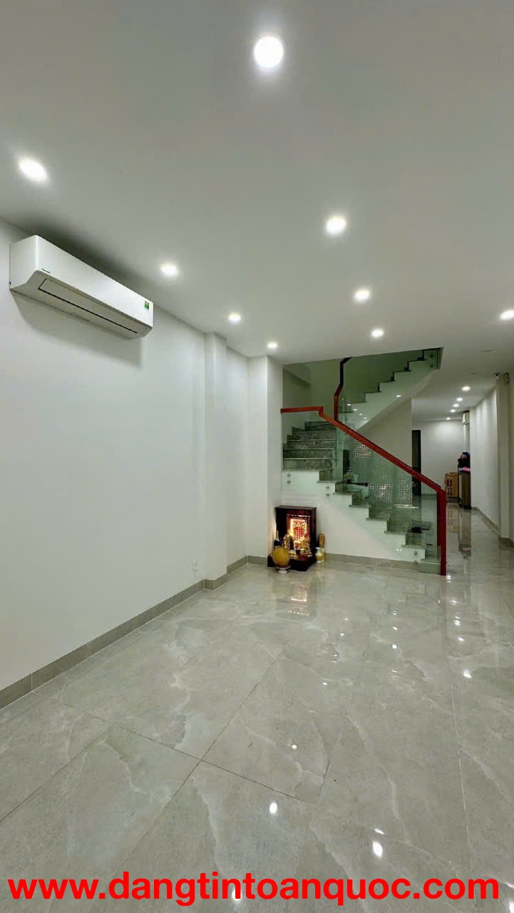 Vị trí độc Tôn duy nhất tại Trục đường kinh doanh sầm uất nhất Nhì Quận 7 nhà 5 tầng Thang máy cực c