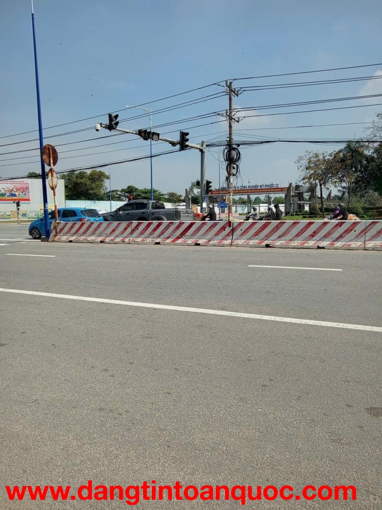 CẦN BÁN NHÀ  MẶT TIỀN 1 TRỆT 1 LẦU TẠI THỊ XÃ BẾN CÁT - KDT MỸ PHƯỚC 3 - BÌNH DƯƠNG