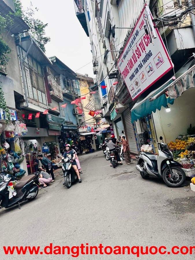 Bán Nhà Đường 8/3. 43m2.  5 tầng. mặt tiền 4.2m. giá đẹp 16 Tỷ Hai Bà Trưng Hà Nội