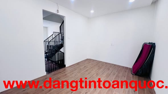 N.H.À V.I.P TÂN QUY - NHÌNH 7 t.ỷ