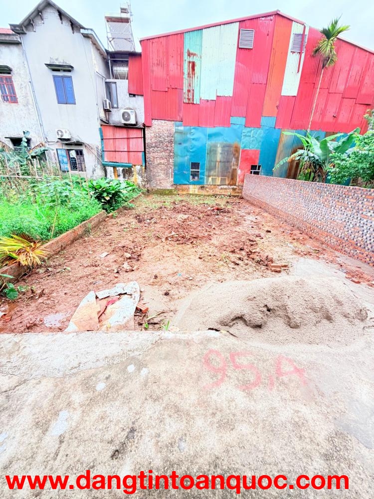 MUỐN GỬI B.ÁN 95M TRUNG CHÂU B _ LIÊN MINH _ HÀ NỘI